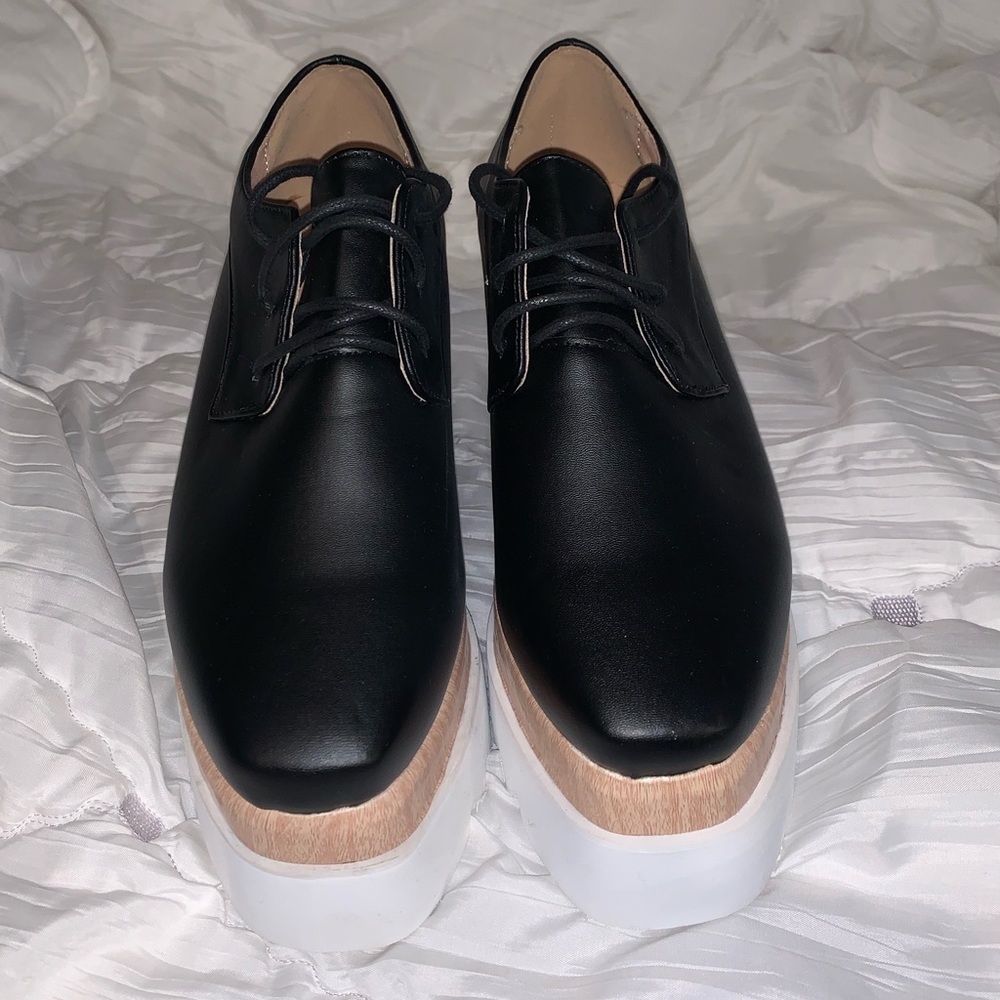Chase&Chloe black faux leather platform Oxford